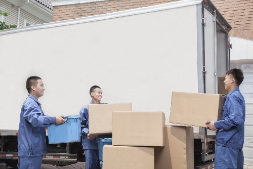 Man and van removals vehicle operating in Brompton street