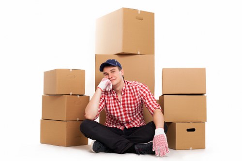 Home removal support for apartments and period properties in Brompton